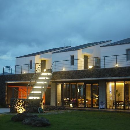 Eridu Cafe N Beds Hotell Seogwipo Exteriör bild